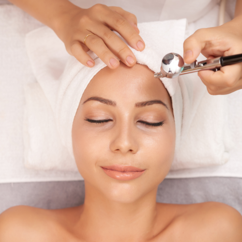 DIPLOMA OF BEAUTY THERAPY ( DOMESTIC )
